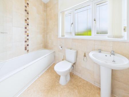 2 bedroom Terraced House for sale in Silverdale Road, Wigan, WN5