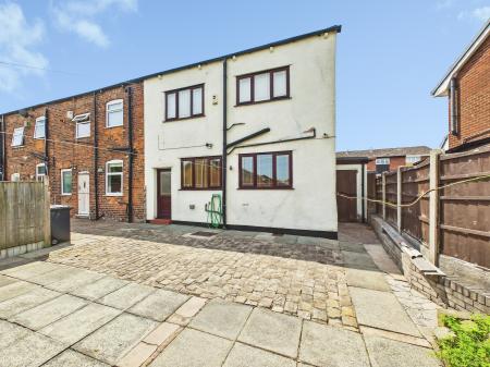 2 bedroom Terraced House for sale in Silverdale Road, Wigan, WN5