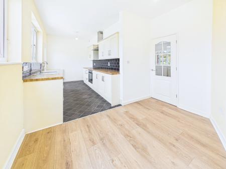 2 bedroom Terraced House for sale in Silverdale Road, Wigan, WN5