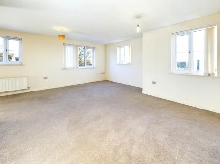 2 bedroom Flat to let in Woodlands Hall, Whelley, Wigan, WN1