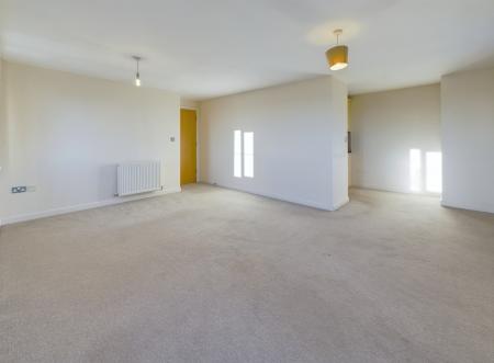 2 bedroom Flat to let in Woodlands Hall, Whelley, Wigan, WN1