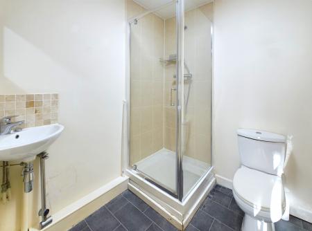 2 bedroom Flat to let in Woodlands Hall, Whelley, Wigan, WN1