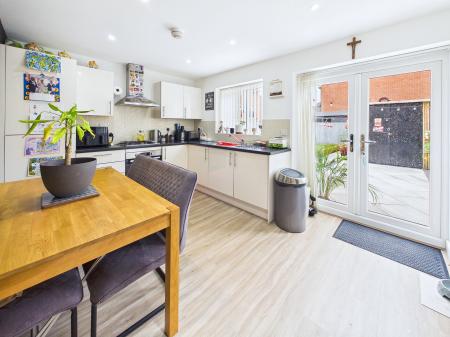3 bedroom Semi-detached house for sale in Fielders Close, Wigan, WN3