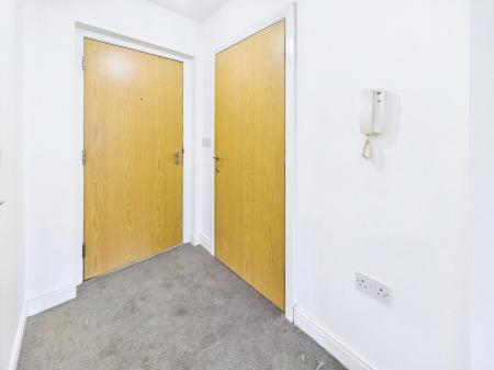 2 bedroom Flat to let in Leigh Road, Hindley Green, WN2