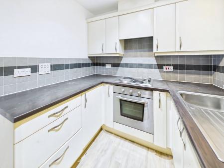 2 bedroom Flat to let in Leigh Road, Hindley Green, WN2