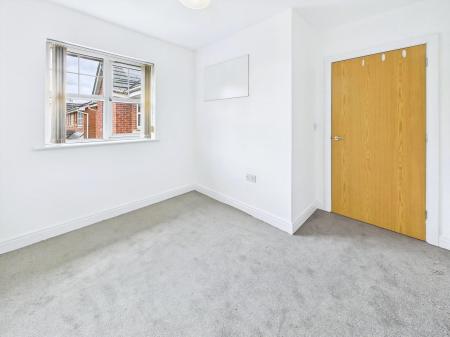 2 bedroom Flat to let in Leigh Road, Hindley Green, WN2