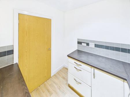 2 bedroom Flat to let in Leigh Road, Hindley Green, WN2