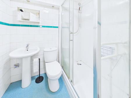 2 bedroom Flat for sale in Crompton House, Scholes, Wigan, WN1