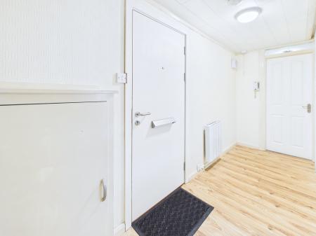 2 bedroom Flat for sale in Crompton House, Scholes, Wigan, WN1
