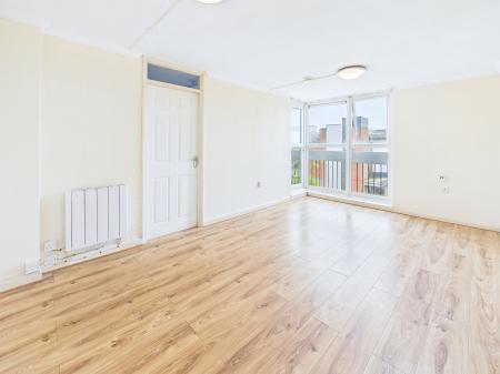 2 bedroom Flat for sale in Crompton House, Scholes, Wigan, WN1