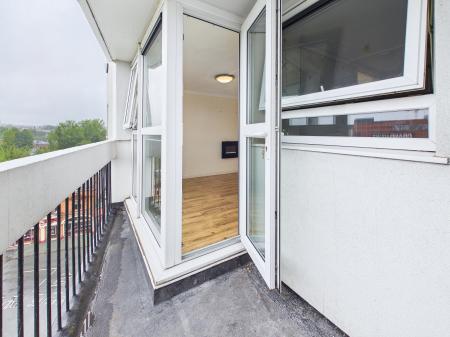 2 bedroom Flat for sale in Crompton House, Scholes, Wigan, WN1