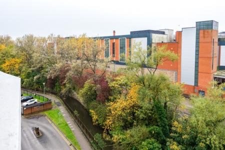 2 bedroom Flat for sale in Crompton House, Scholes, Wigan, WN1