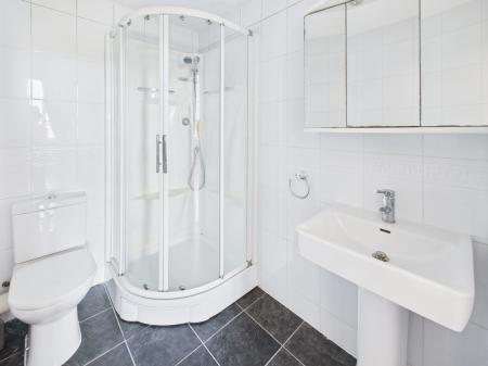 2 bedroom Flat to let in Trencherfield Mill, Heritage Way, Wigan, WN3
