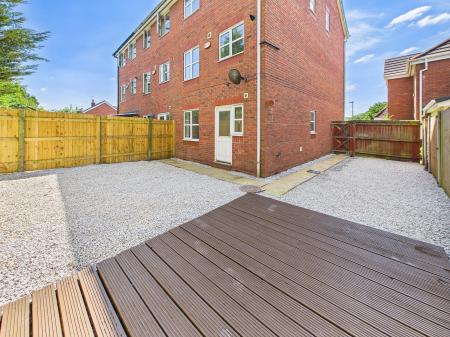 3 bedroom Town house to let in Herons Wharf, Appley Bridge, WN6
