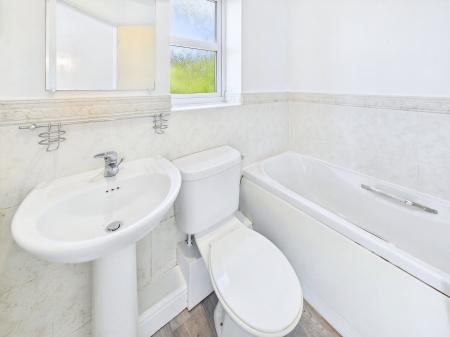 3 bedroom Town house to let in Herons Wharf, Appley Bridge, WN6