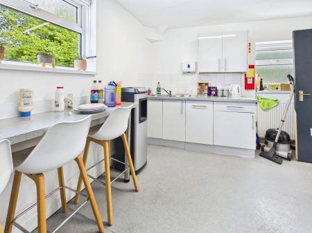 1 bedroom Office to let in Wallgate, Wigan, WN3