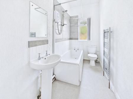 2 bedroom Terraced House to let in Barn Lane, Golbourne, WA3