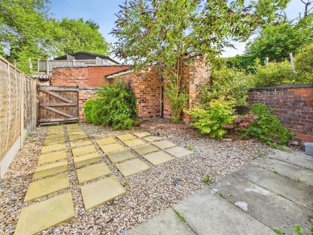 2 bedroom Terraced House to let in Barn Lane, Golbourne, WA3