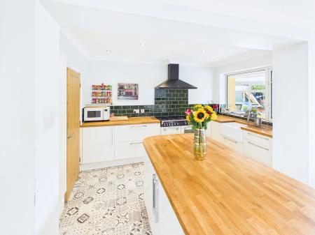 3 bedroom Semi-detached house for sale in Grant Road, Wigan, WN3