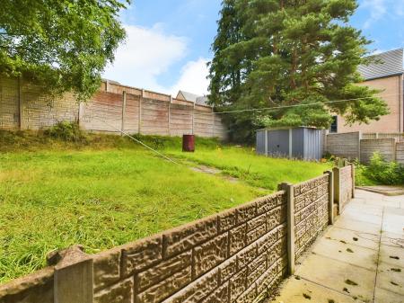 3 bedroom Semi-detached house to let in Redwood Avenue, Wigan, WN6