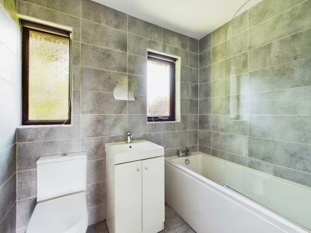3 bedroom Semi-detached house to let in Redwood Avenue, Wigan, WN6