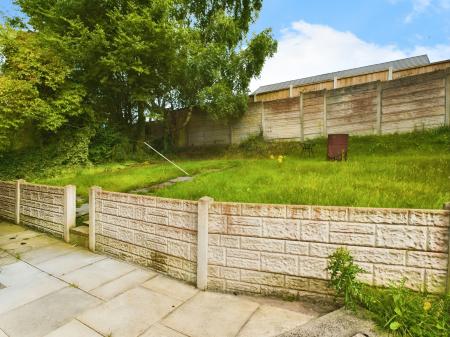 3 bedroom Semi-detached house to let in Redwood Avenue, Wigan, WN6