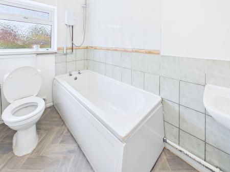 2 bedroom Terraced House to let in Church Street, Westhoughton, BL5