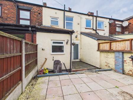 2 bedroom Terraced House to let in Church Street, Westhoughton, BL5