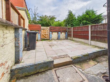 2 bedroom Terraced House to let in Church Street, Westhoughton, BL5