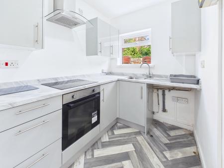 2 bedroom Terraced House to let in Church Street, Westhoughton, BL5