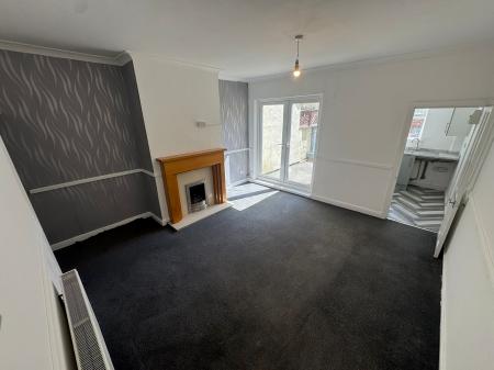 3 bedroom Terraced House to let in Church Street, Westhoughton, BL5