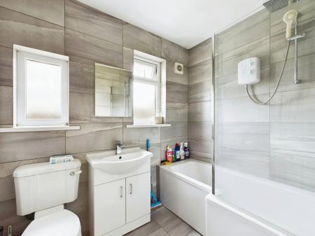 3 bedroom Semi-detached house to let in Chapel Street, Pemberton, Wigan, WN5