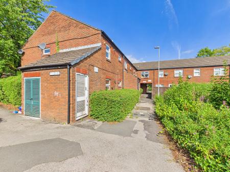 2 bedroom Flat for sale in Richmond Street, Worsley Mesnes, Wigan, WN3