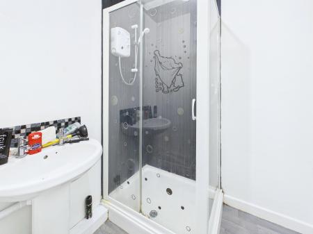 2 bedroom Flat for sale in Richmond Street, Worsley Mesnes, Wigan, WN3