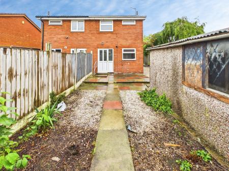 2 bedroom Semi-detached house to let in Trecastell Close, Wigan, WN1