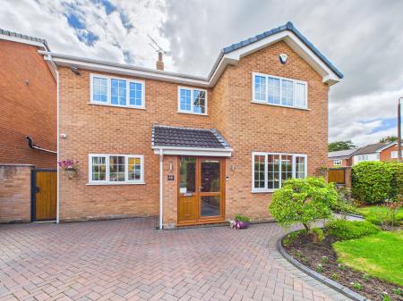 6 bedroom Detached house for sale in Glenside, Appley Bridge, WN6