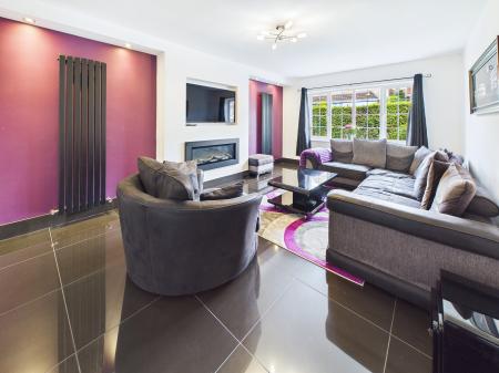 6 bedroom Detached house for sale in Glenside, Appley Bridge, WN6