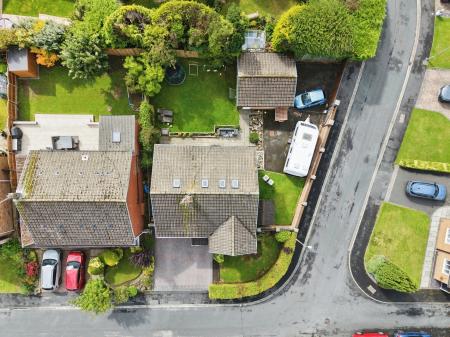 6 bedroom Detached house for sale in Glenside, Appley Bridge, WN6
