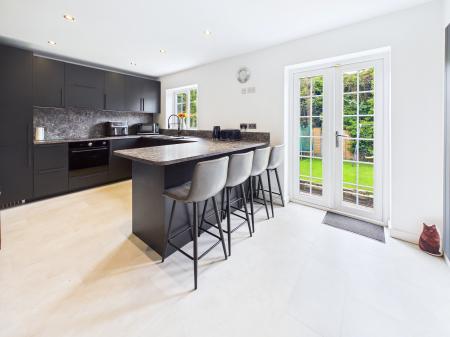6 bedroom Detached house for sale in Glenside, Appley Bridge, WN6