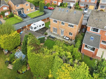 6 bedroom Detached house for sale in Glenside, Appley Bridge, WN6