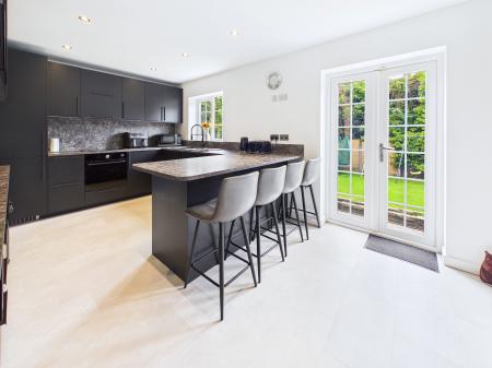 6 bedroom Detached house for sale in Glenside, Appley Bridge, WN6