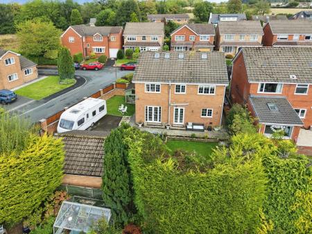 6 bedroom Detached house for sale in Glenside, Appley Bridge, WN6