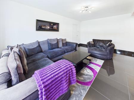 6 bedroom Detached house for sale in Glenside, Appley Bridge, WN6