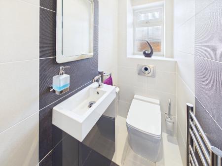 6 bedroom Detached house for sale in Glenside, Appley Bridge, WN6