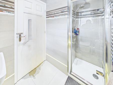 6 bedroom Detached house for sale in Glenside, Appley Bridge, WN6
