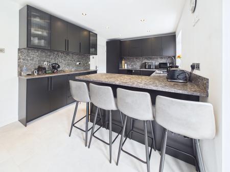 6 bedroom Detached house for sale in Glenside, Appley Bridge, WN6