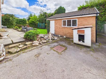 6 bedroom Detached house for sale in Glenside, Appley Bridge, WN6