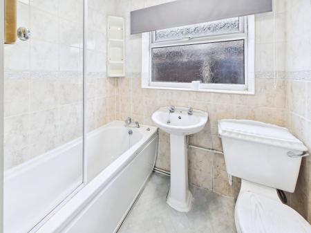 3 bedroom Bungalow to let in Cadogan Drive, Winstanley, Wigan, WN3