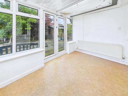 3 bedroom Bungalow to let in Cadogan Drive, Winstanley, Wigan, WN3