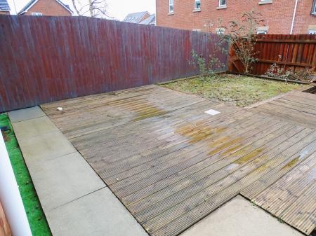 3 bedroom End of terrace house to let in Valley Close, Wigan, WN6